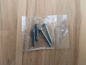 Schrauben und Dübel des Busch-Jaeger ProfessionalLine Rauchmelders