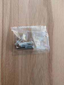 Schrauben und Dübel des Kiddie Q2 Rauchmelders