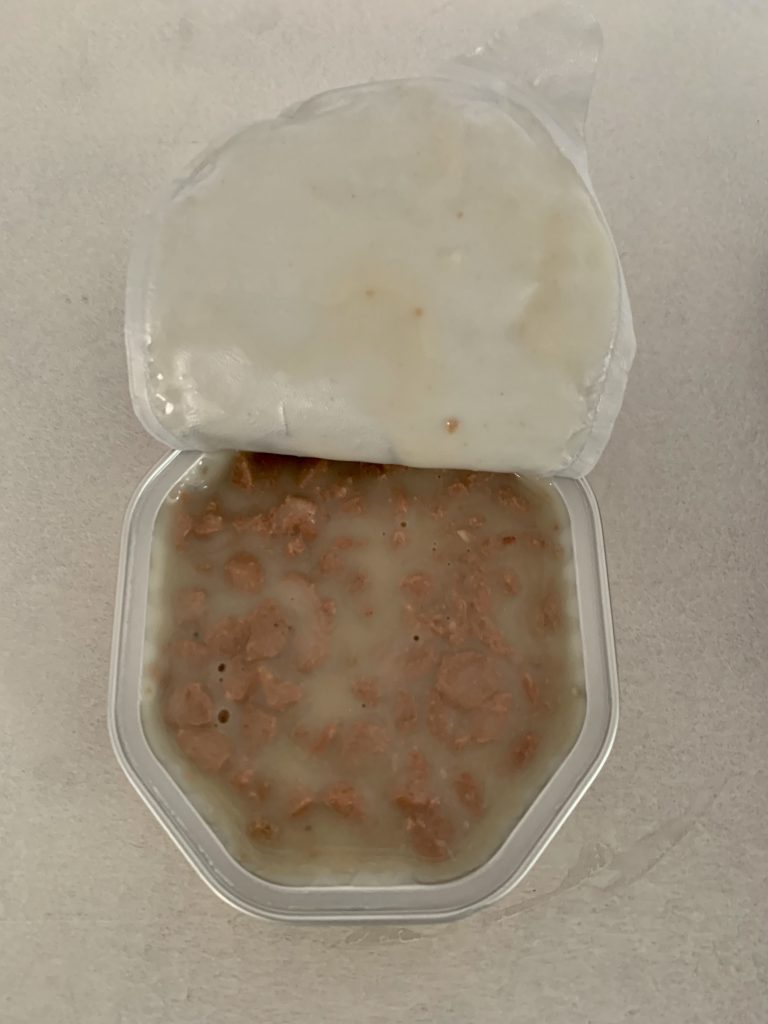 Sheba Sauce Spéciale in Sauce Putenhäppchen in heller Sauce Katzenfutter Konsistenz