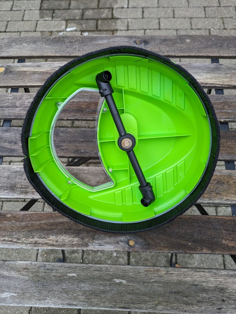 Terrassenreiniger des Eziclean® Hydroforce 165 Hochdruckreinigers von unten