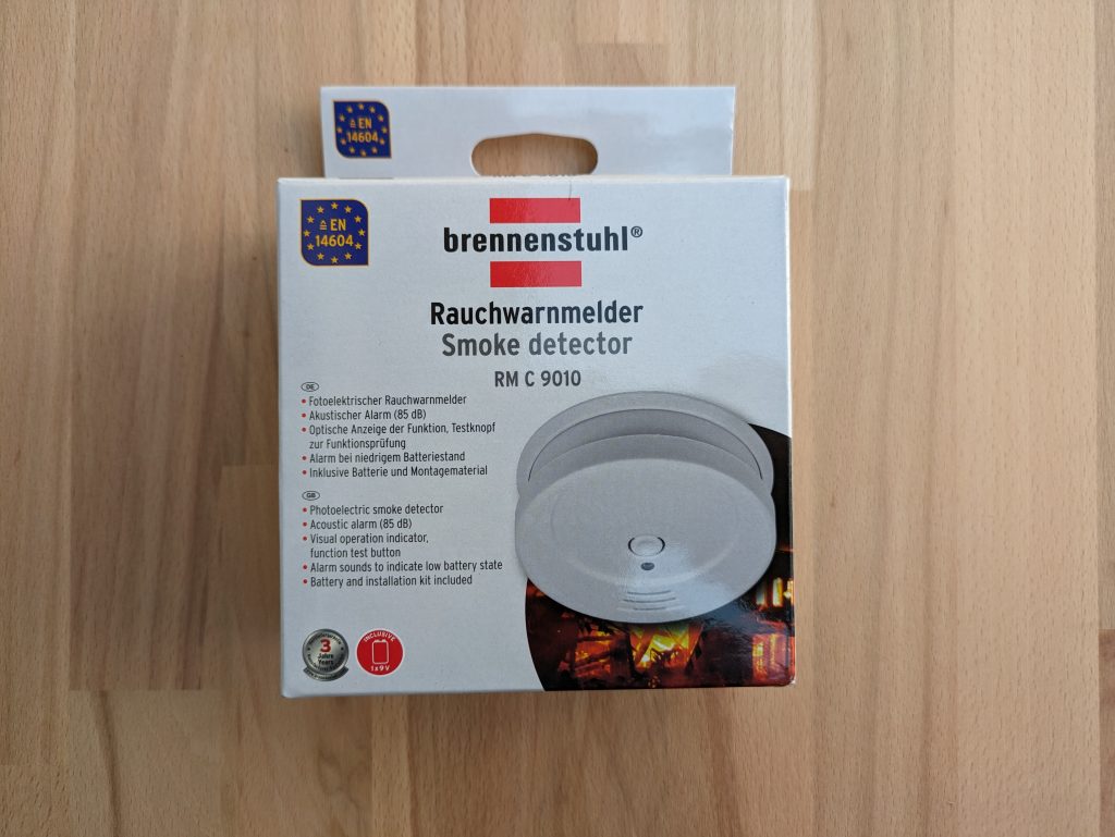 Verpackung des Brennenstuhl RM C 9010 Rauchmelders von vorne