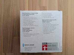 Verpackung des Busch-Jaeger ProfessionalLine Rauchmelders von hinten