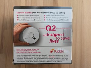Verpackung des Kiddie Q2 Rauchmelders von hinten