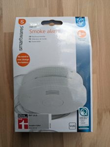 Verpackung des Smartware FSM 124 Rauchmelders von vorne