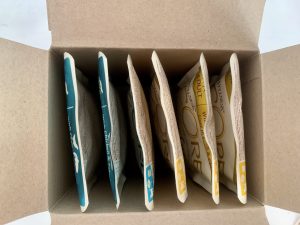 Wellness CORE Tender Cuts Chicken Selection Multipack Katzenfutter Geöffnete Verpackung von oben