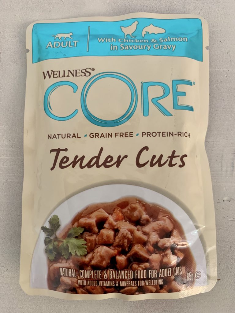 Wellness CORE Tender Cuts Chicken Selection Multipack Katzenfutter Huhn und Lachs Beutel von vorne