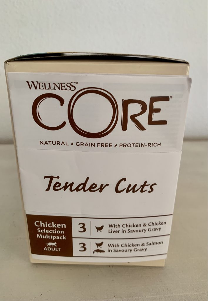 Wellness CORE Tender Cuts Chicken Selection Multipack Katzenfutter Verpackung von der Seite 2