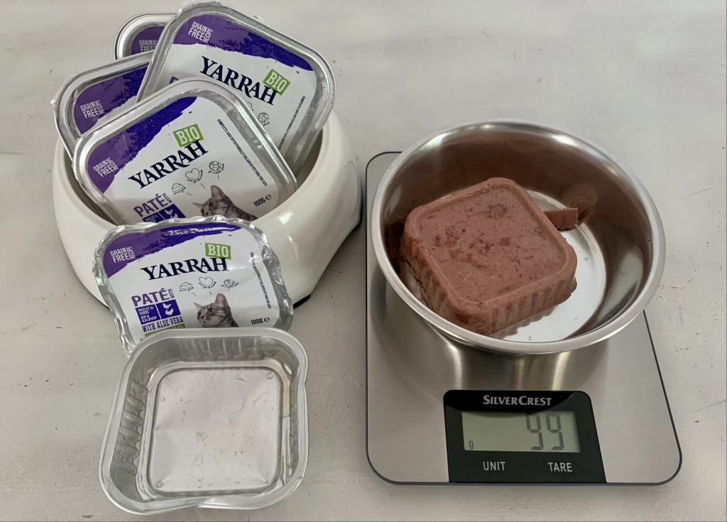 Yarrah Paté mit Huhn, Truthahn und Aloe Vera Bio-Katzenfutter- Gewicht des Inhalts ohne Schale