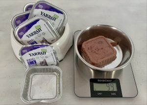 Yarrah Paté mit Huhn, Truthahn und Aloe Vera Bio-Katzenfutter- Gewicht des Inhalts ohne Schale