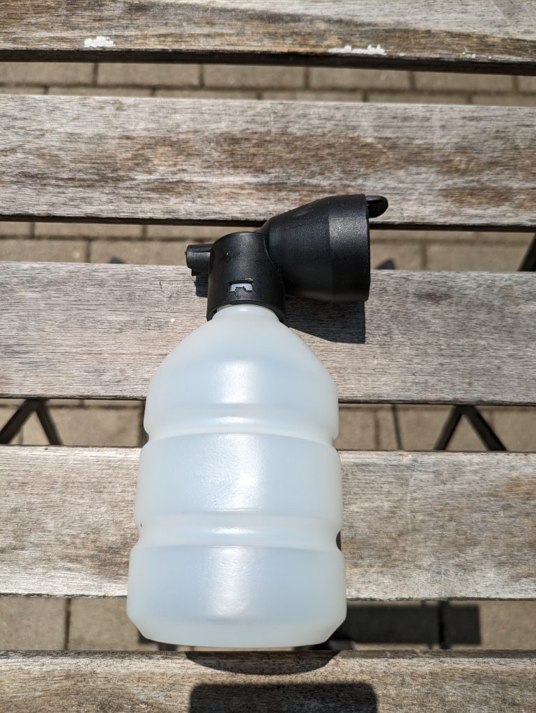 Zusammengebaute Reinigungsmitteldüse des AGT Professional ZX 7340 675 Hochdruckreinigers