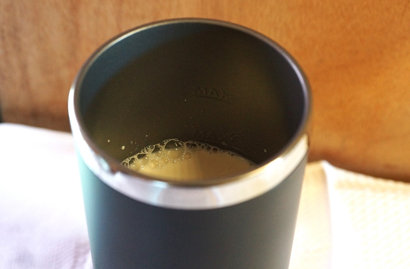 alpina 3-in-1 Milch einfüllen