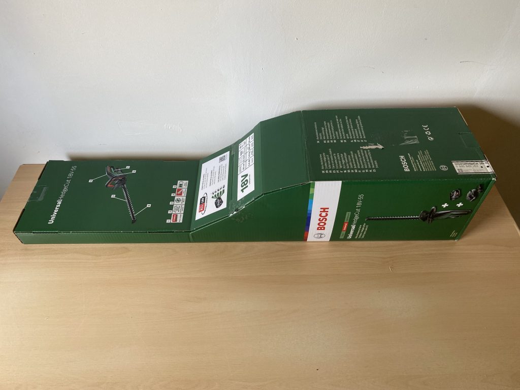 Bosch Universal Hedge Cut 18-55 Akku-Heckenschere Verpackung