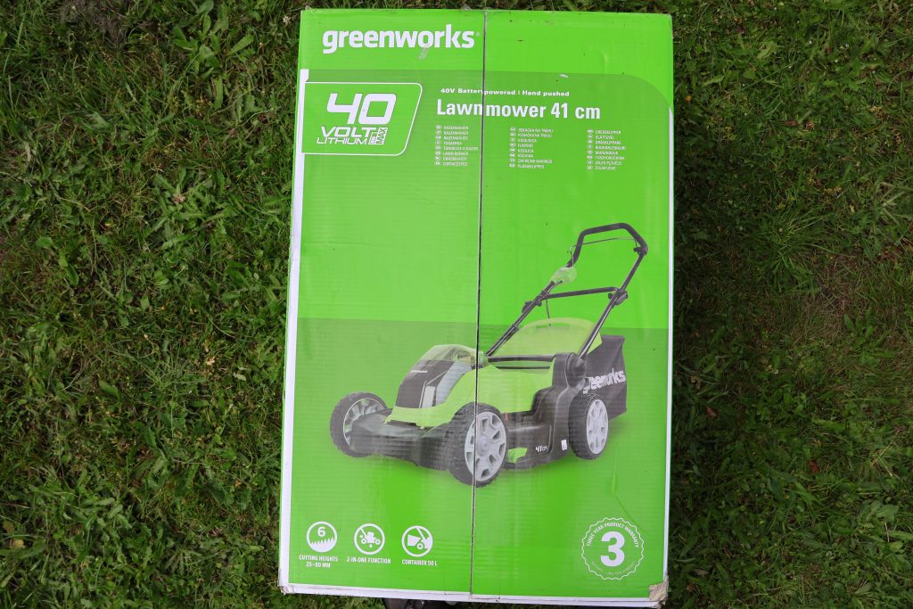 01 Greenworks Akku-Rasenmäher Karton