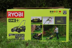 01 Ryobi Akku-Rasenmäher Karton