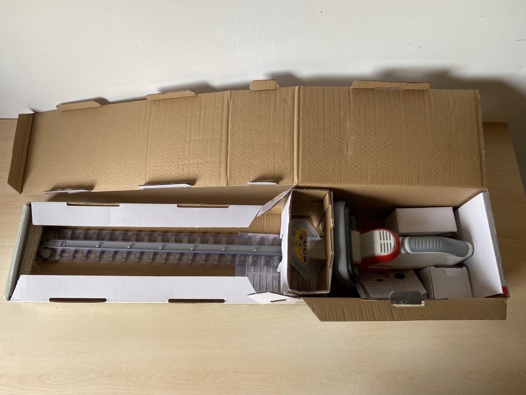 IKRA IAHS 20-1 Akku-Heckenschere in der Verpackung