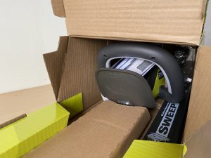 Ryobi ONE+ RY18HT45A-120 Akku-Heckenschere in der Verpackung