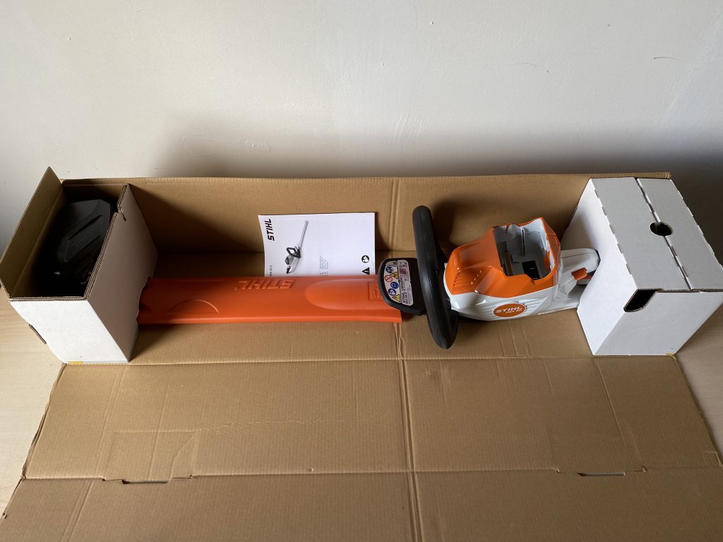 Stihl HSA 50 Akku-Heckenschere in der Verpackung