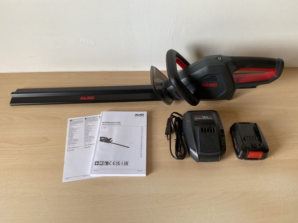 AL-KO HT 1845 Akku-Heckenschere ausgepackt