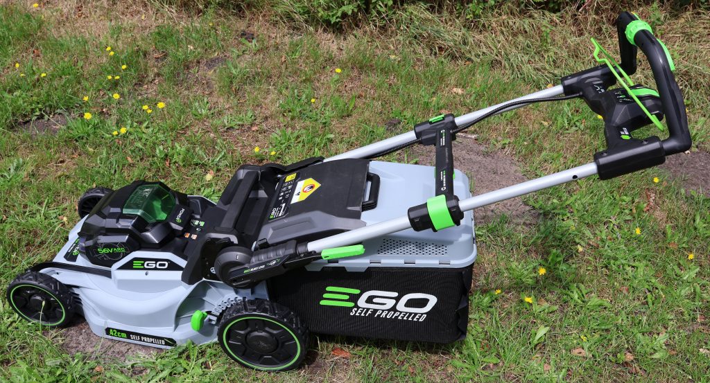 Ego Power Plus Akku-Rasenmäher aufgebaut