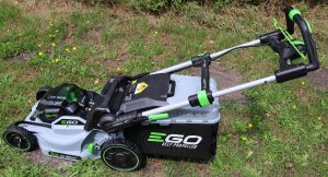 Ego Power Plus Akku-Rasenmäher aufgebaut