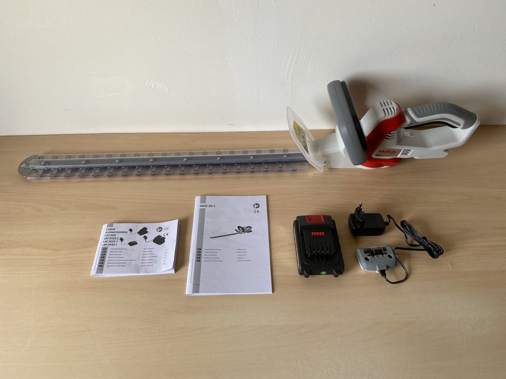 IKRA IAHS 20-1 Akku-Heckenschere ausgepackt