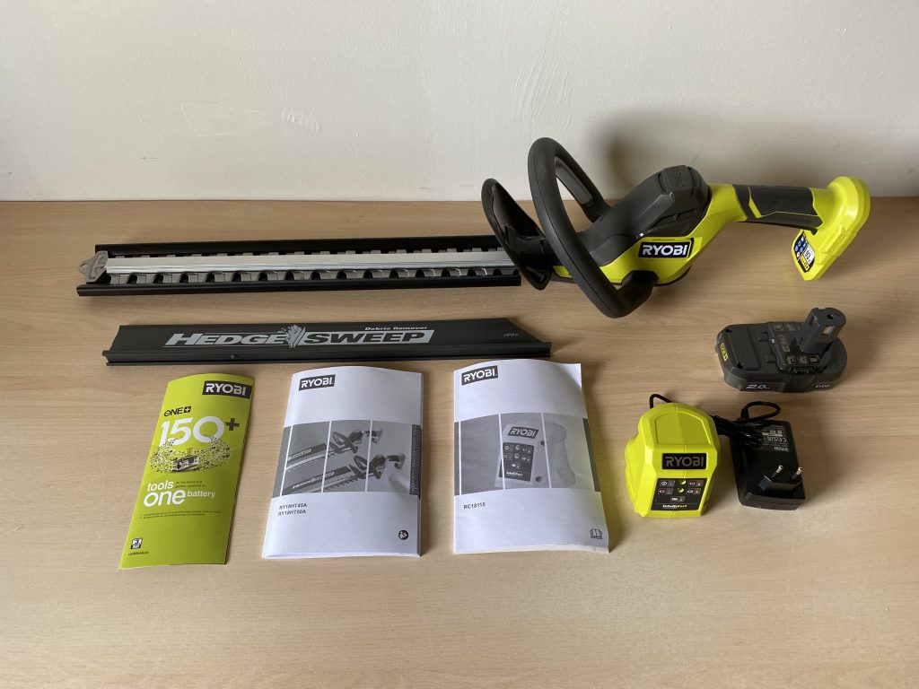 Ryobi ONE+ RY18HT45A-120 Akku-Heckenschere ausgepackt