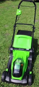 04 Greenworks Akku-Rasenmäher Frontansicht