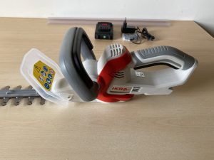 IKRA IAHS 20-1 Akku-Heckenschere Griff