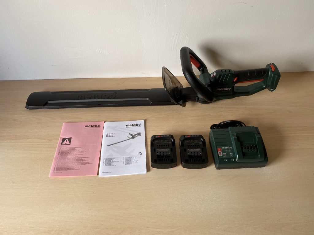 Metabo HS 18 LTX 55 Akku-Heckenschere ausgepackt