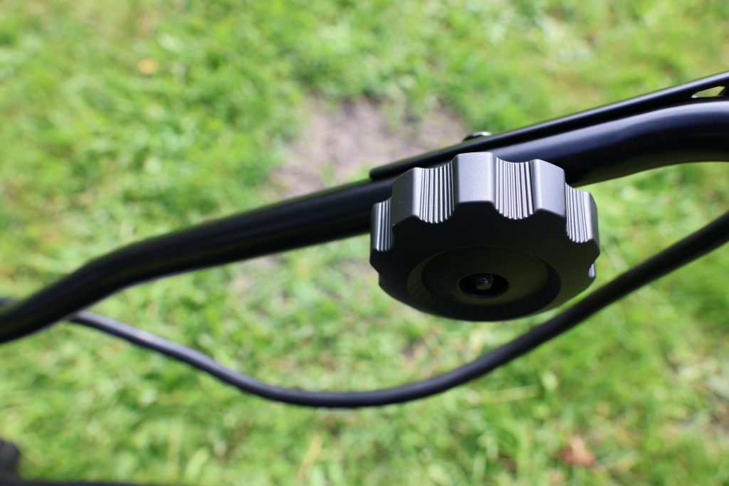 05 Makita Akku-Rasenmäher Radschraube