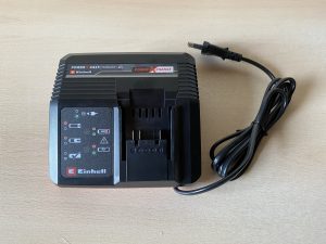 Einhell GE-CH 1846 Li Akku-Heckenschere Akkuladegerät