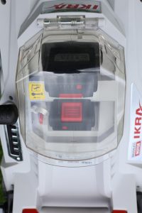 06 Ikra ICM 2-2037 Akku-Rasenmäher Akkus im Gerät