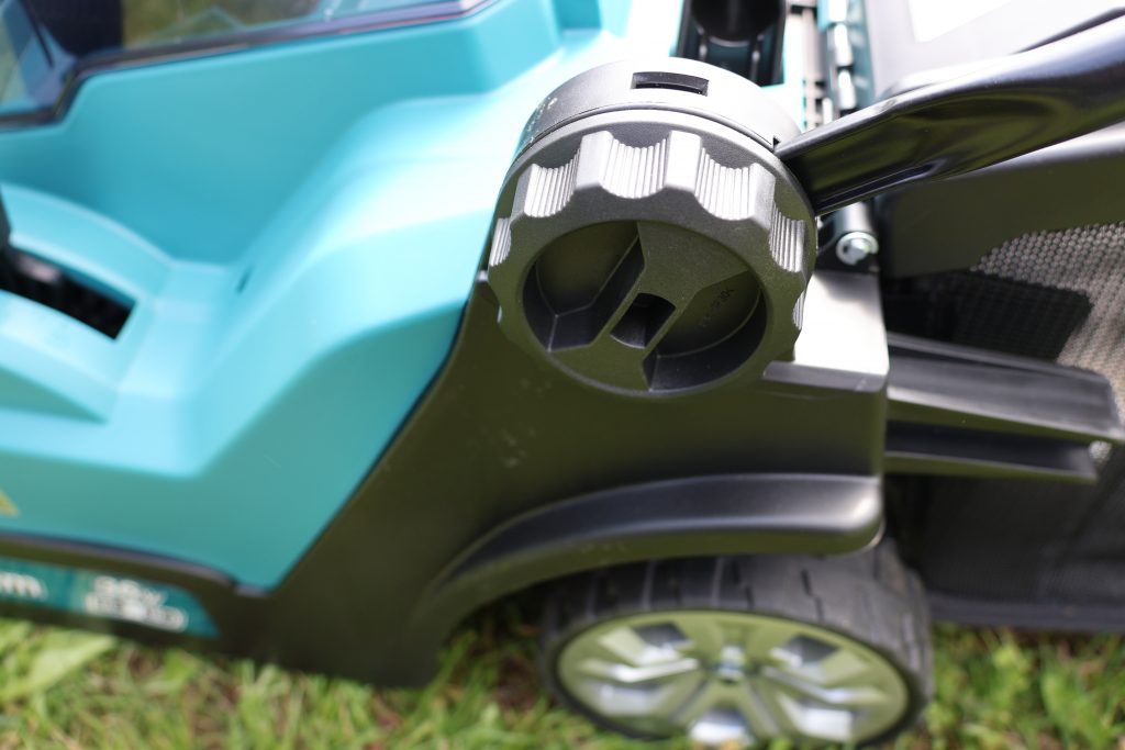 06 Makita Akku-Rasenmäher unterer Holm