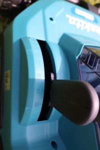 07 Makita Akku-Rasenmäher Schnitthöhenverstellung