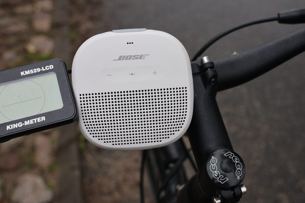 Bose Soundlink Micro Bluetooth-Lautsprecher am Fahrradlenker Front