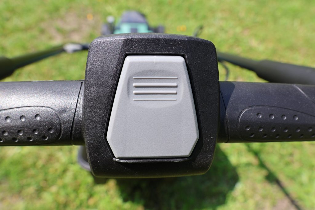 11 Bosch EasyRotak 36-550 Akku-Rasenmäher Knopf