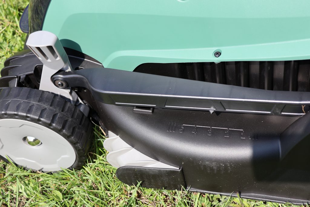 17 Bosch EasyRotak 36-550 Akku-Rasenmäher Schnitthöhenverstellung