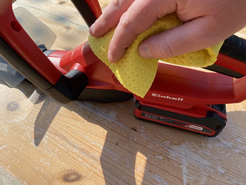 Einhell GE-CH 1846 Li Akku-Heckenschere Reinigung Gerät