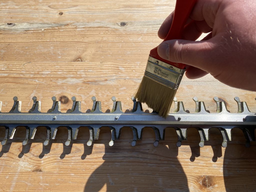 Stihl HSA 50 Akku-Heckenschere Reinigung Schwert