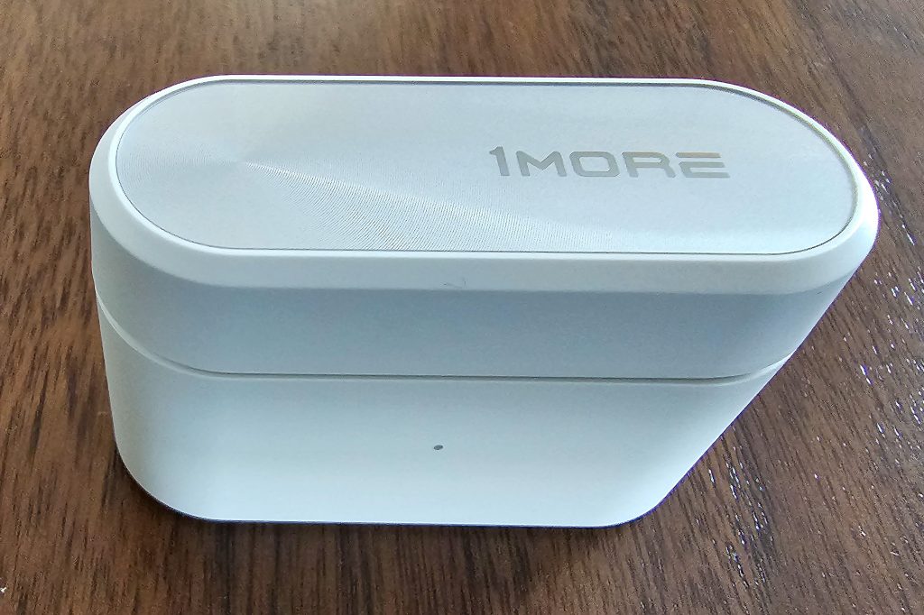 1More PistonBuds Pro Ladecase von oben