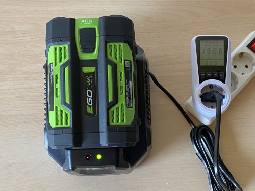 EGO HT2410E Akku-Heckenschere Ladestrom