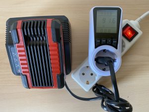 Einhell GE-CH 1846 Li Akku-Heckenschere Ladestrom