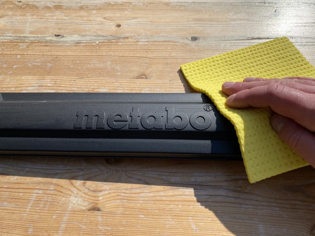 Metabo HS 18 LTX 55 Akku-Heckenschere Reinigung Messerschutz