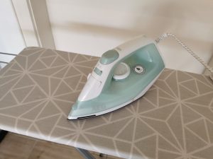 AEG DB 1740LG Dampfbügeleisen seitlich