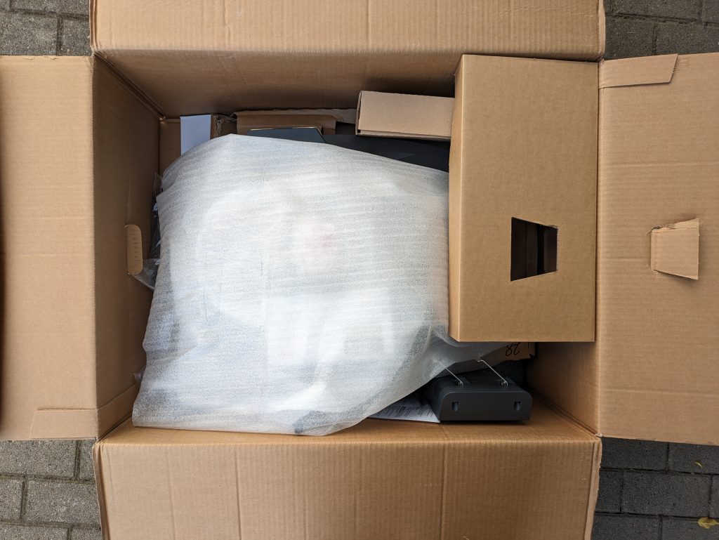 AL-KO Robolinho® 550W Mähroboter Verpackung teilgeöffnet