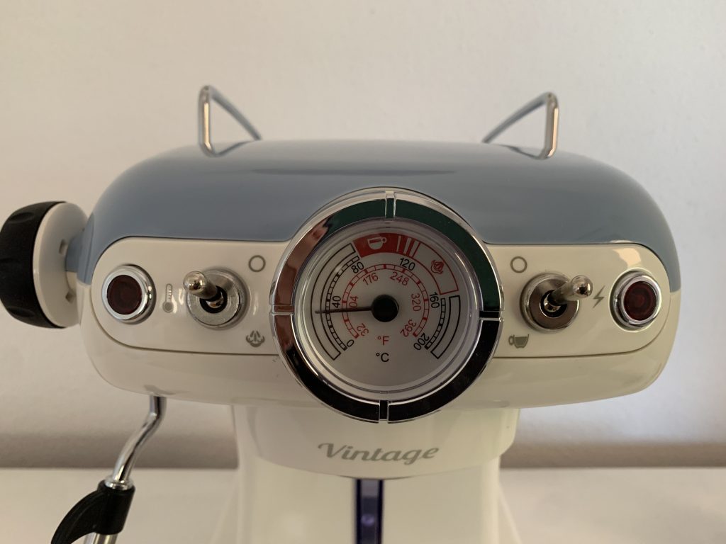 Ariete Vintage 1389 Kaffeepadmaschine Nahansciht Bedienfeld