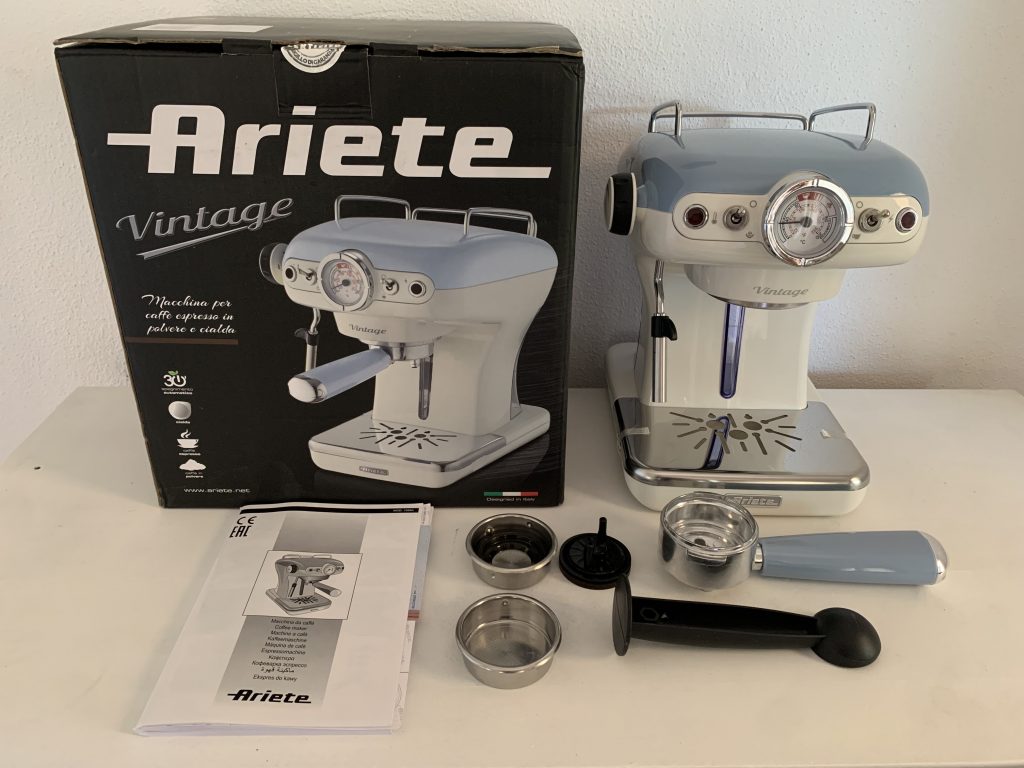 Ariete Vintage 1389 Kaffeepadmaschine ausgepackt mit Karton und Zubehör