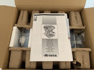 Ariete Vintage 1389 Kaffeepadmaschine geffneter Karton von oben