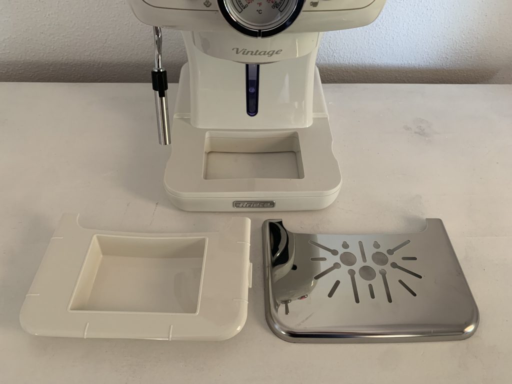 Ariete Vintage 1389 Kaffeepadmaschine mit abgenommener Abtropfschale