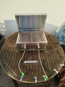 BURNHARD Jones Camping-Gasgrill mit offenem Deckel